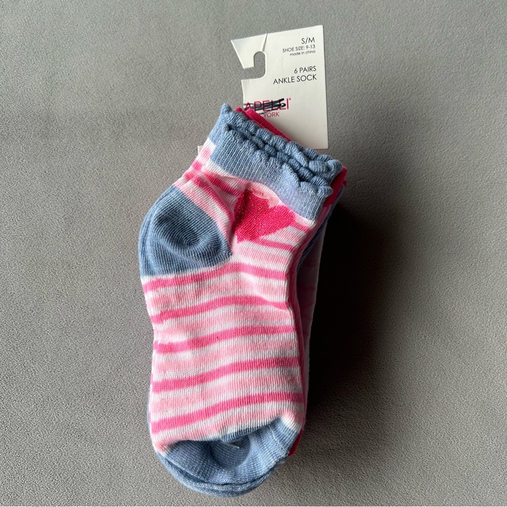 Set of 6 Pairs ~ Ankle Socks ~ Kids Size S/M 9-13 ~ Brand New